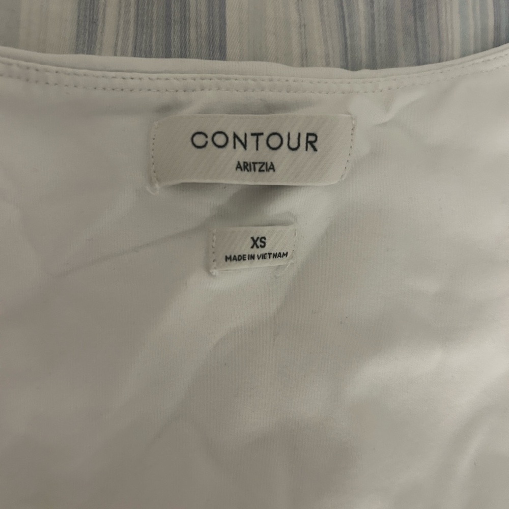 Aritzia Contour Top - Picture 5 of 5